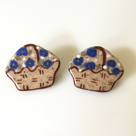 VINTAGE 90's Flower Basket Stud Earrings - Picture 1 of 6